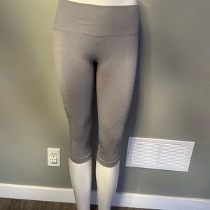 Lululemon in the flow crop